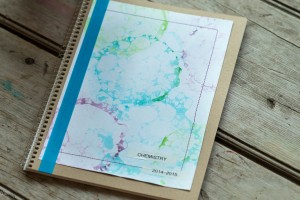 Back to School: Personalize your Notebook with Bubble Painting from make-it-your-own.com (Art, crafts and activities for kids)