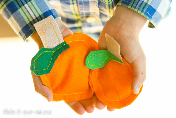 Fall Fun:  Pumpkin Bean Bags from make-it-your-own.com (Art, crafts & activities for kids)