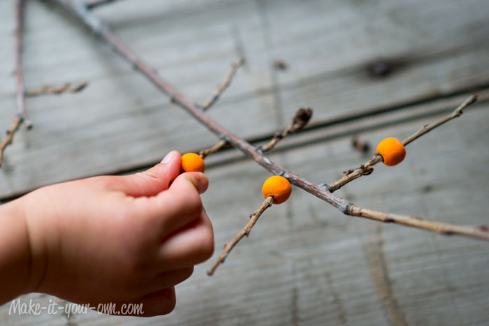 Fall Berry Branches from make-it-your-own.com (Arts, crafts & activities for kids)