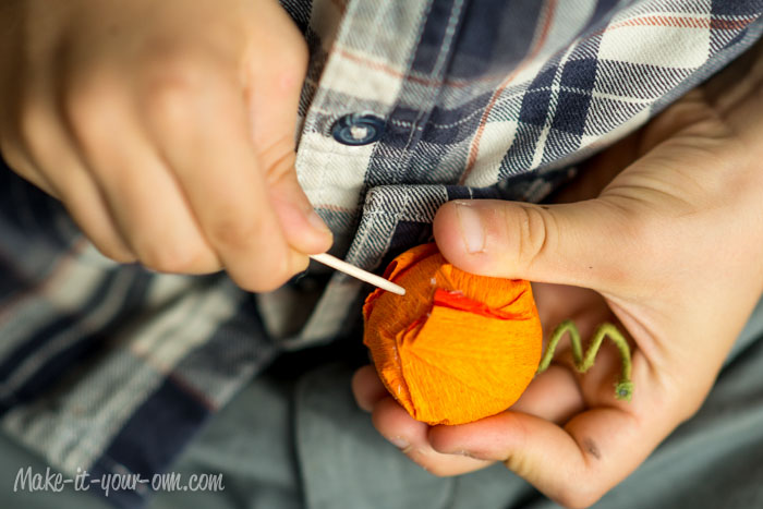 Fall Fun: Pumpkin Cake Topper from make-it-your-own.com (Art, crafts & activities for kids)
