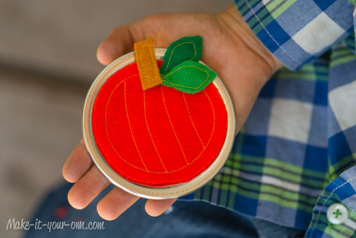 Fall Fun:  Pumpkin Pie Playdough & Gift Jar from make-it-your-own.com (Art, crafts and activities for kids)