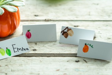 Fall Fun: Fingerprint Place Cards from make-it-your-own.com (Art, crafts & activities for kids)