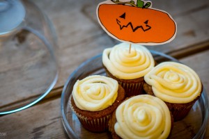 Jack-O'-Lantern Cupcake Toppers from make-it-your-own.com (Art, crafts & activities for kids)