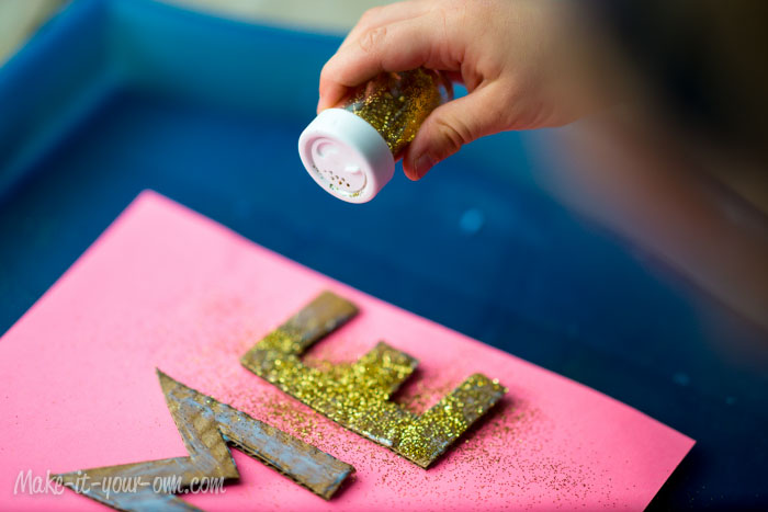 Glittered Letter Garland from make-it-your-own.com (Art, crafts & activities for kids)