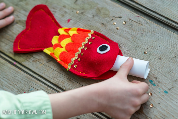 Lunar or Chinese New Year Fish Pocket with make-it-your-own.com (Crafts & activities for kids)