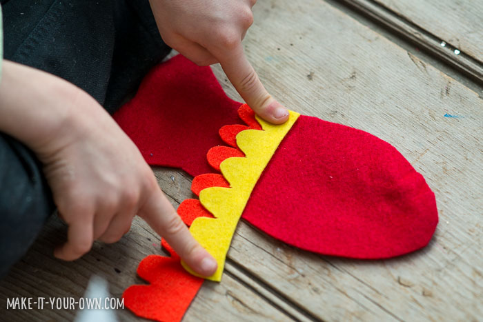 Lunar or Chinese New Year Fish Pocket with make-it-your-own.com (Crafts & activities for kids)