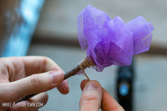 Spring Tulle Flowers with make-it-your-own.com (Crafts and activities for kids)