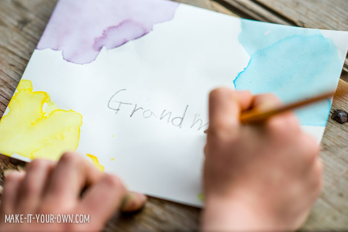 Watercolour Notecard Set for Mother's Day from make-it-your-own.com (Crafts & Activities for Kids)