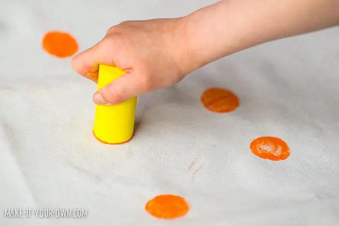 Stamping with Blocks with make-it-your-own.com (Crafts & activities for kids) *This is a great trick to hide stains!