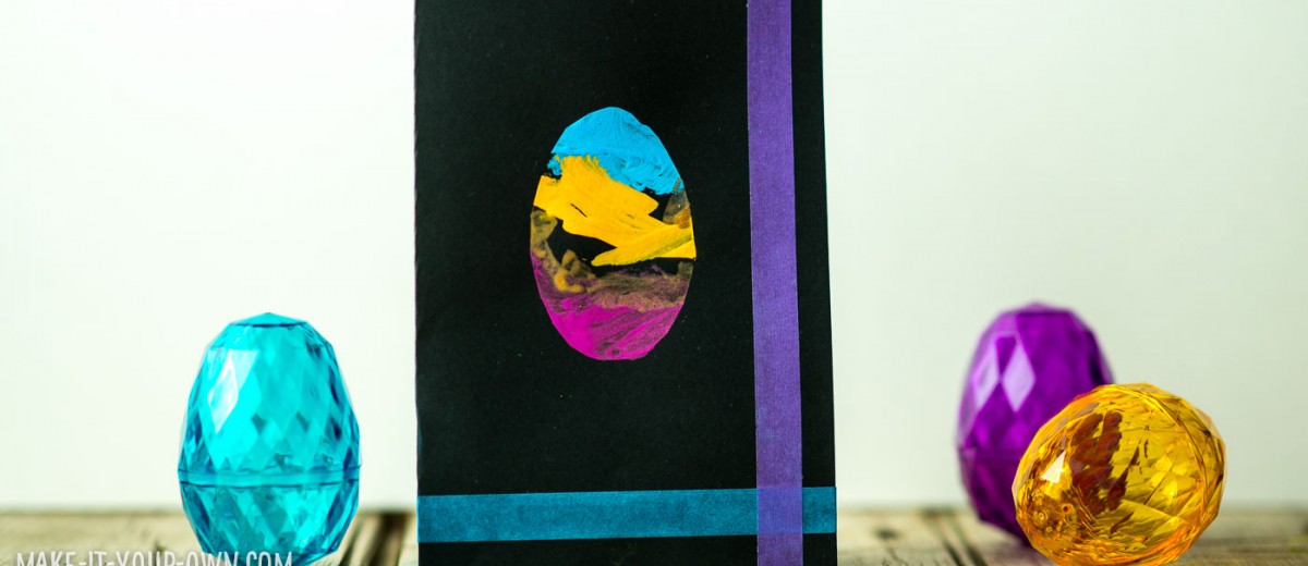 Finger Painting Easter Egg Card from make-it-your-own.com (Crafts & activities for kids)