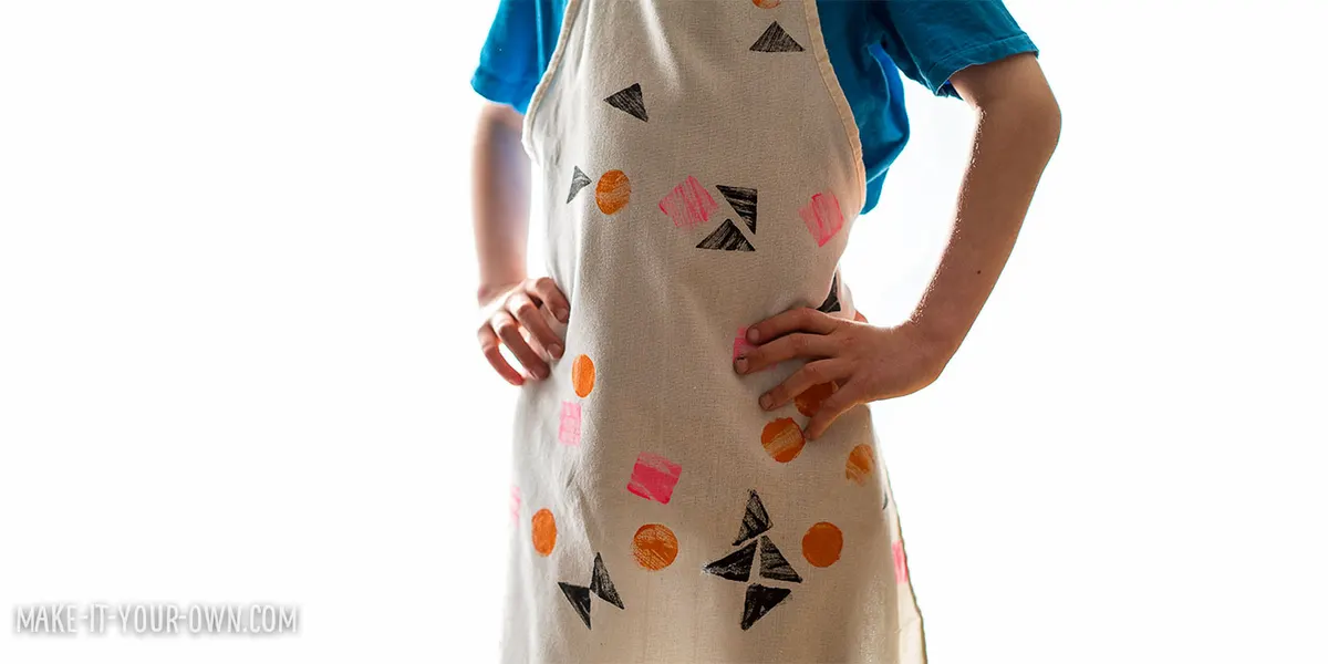 Stamping with Blocks with make-it-your-own.com (Crafts & activities for kids) *This is a great trick to hide stains!