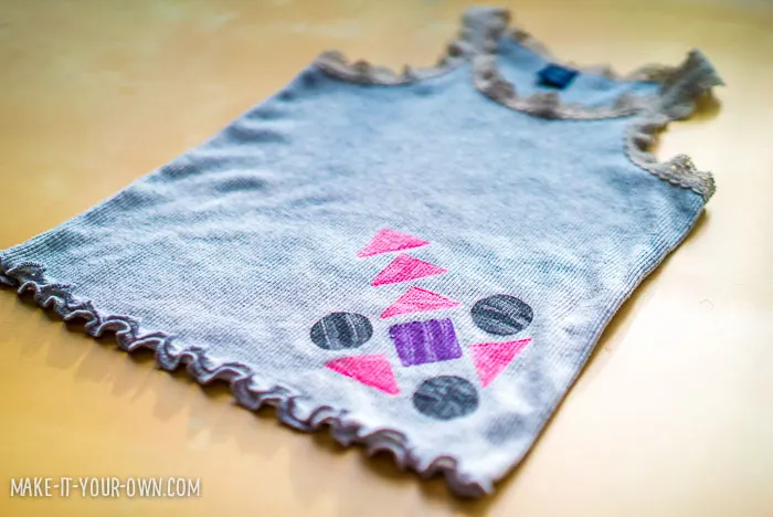 Stamping with Blocks with make-it-your-own.com (Crafts & activities for kids) *This is a great trick to hide stains!