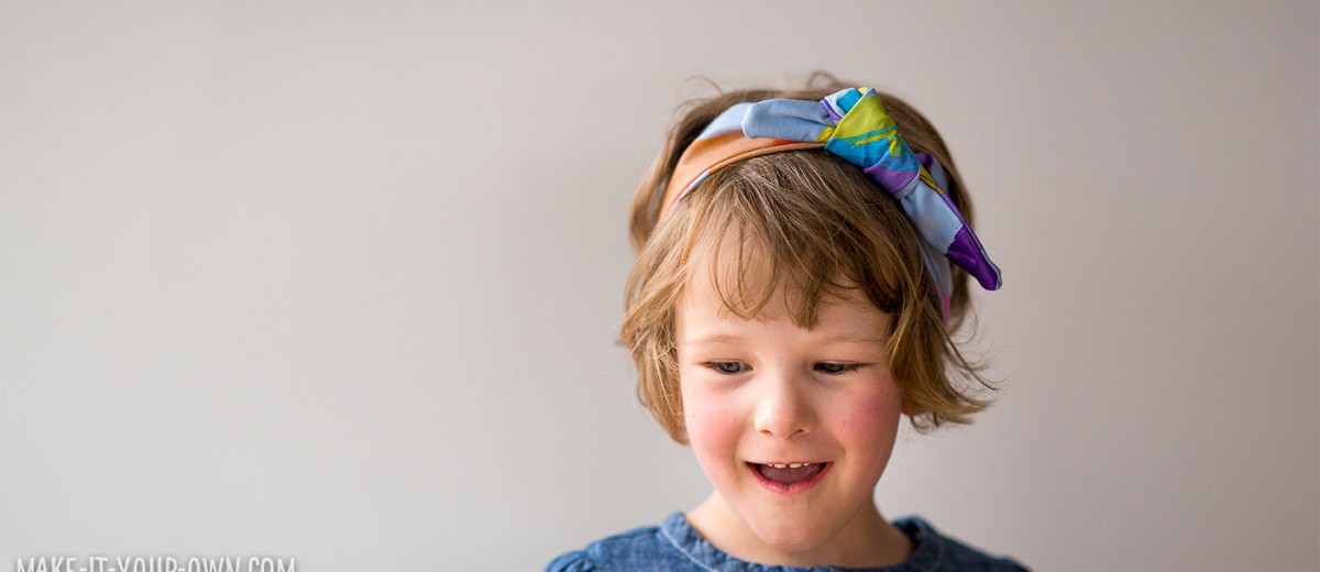 DIY Painted Fabric Headband from make-it-your-own.com (Check us out for crafts & activities for kids!)