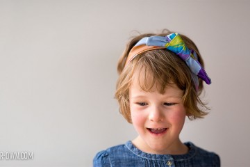 DIY Painted Fabric Headband from make-it-your-own.com (Check us out for crafts & activities for kids!)