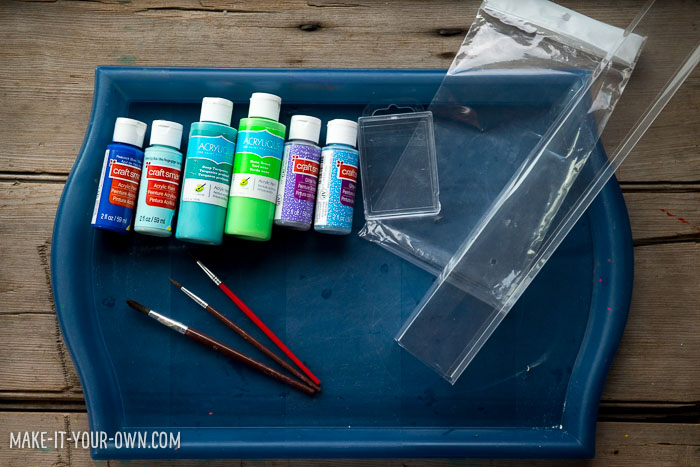 Painting on Plastic with make-it-your-own.com (Crafts & activities for kids)