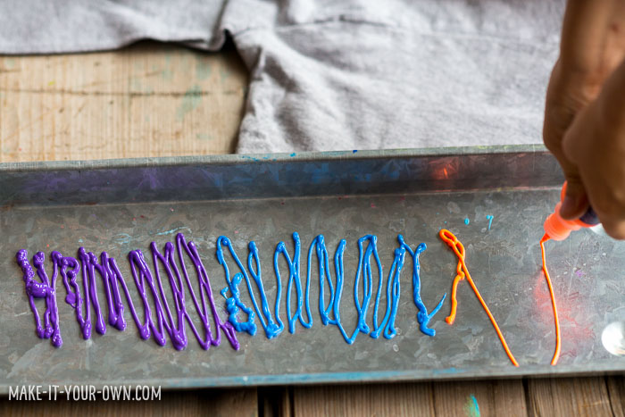Foam Stamped Shirts with make-it-your-own.com (Crafts & activities for kids!)