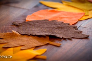 Felt Leaf Table Runner with make-it-your-own.com (Crafts & Activities for Kids)