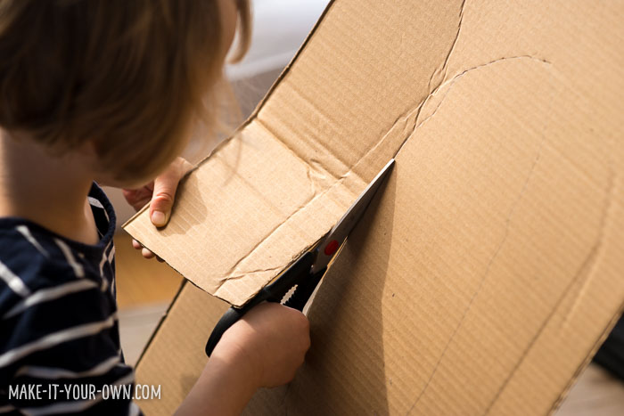 Paper Bag Butterfly Costume from make-it-your-own.com (Crafts & activities for kids!)