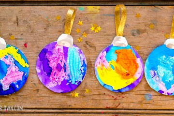 Melted Crayon Paper Ornaments with make-it-your-own.com (Creative activities for kids)