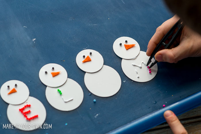 Snowball or Snow People Place Card Holders with make-it-your-own.com (Creative activities for kids)