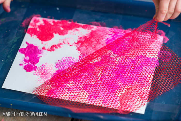 Mesh Painting with make-it-your-own.com (Creative activities for kids)