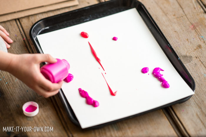 Scrape Painting Using Cardboard with make-it-your-own.com (Creative activities for kids!)