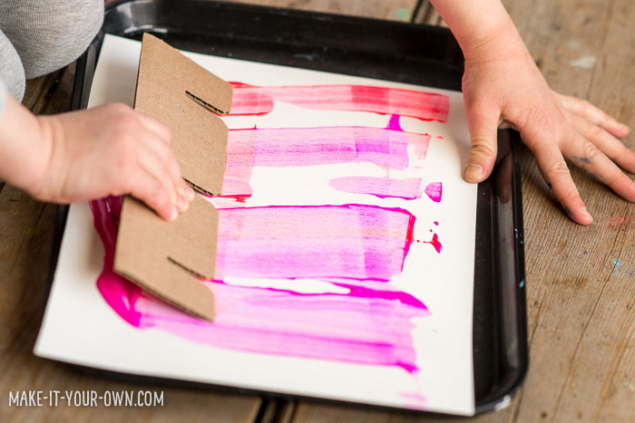 Scrape Painting Using Cardboard with make-it-your-own.com (Creative activities for kids!)