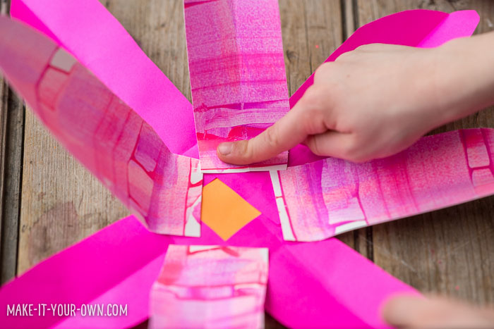 Collage Paper Flower Garden with make-it-your-own.com (Creative activities for kids!)