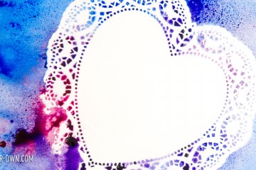 Spray Painted Hearts: Need a last-minute painting experience? Paint over doilies to create this negative space image.