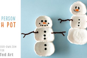 Snow Person Pinch Pot: We show you how to use air dry clay to make this lovely seasonal clay project! We have two methods- one that creates a matte finish and the other a glazed look without the firing! #snow #wintercraft #holidaycraft #christmascraft #clayproject #clay #snowpeoplecraft #snowmancraft
