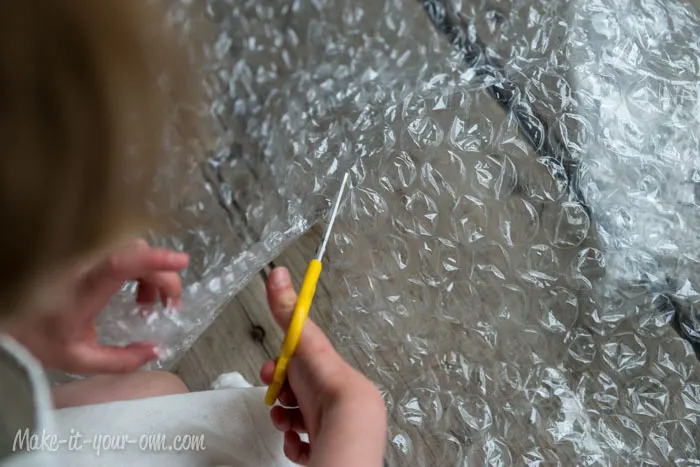 Cut Bubble Wrap re: Beach Bag make-it-your-own.com