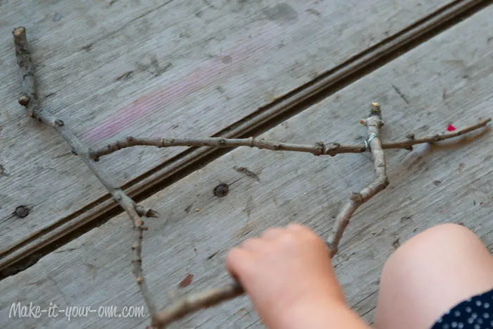Kid Artwork Mobile: Making Base from Sticks from make-it-your-own.com