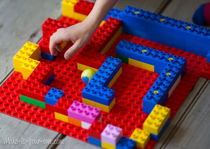 Building Block Maze make-it-your-own.com