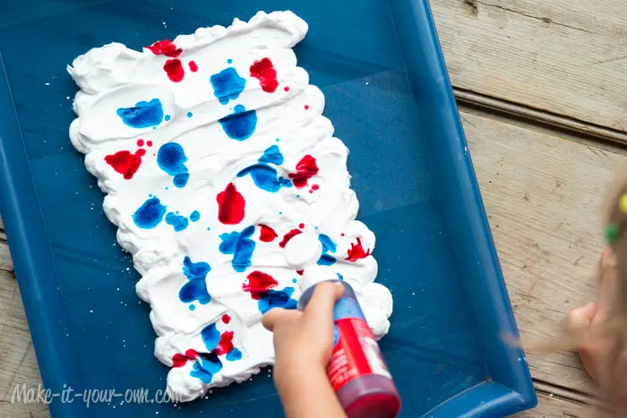 Back to School: Personalize your Notebook with Marbling from make-it-your-own.com (Art, crafts and activities for kids)