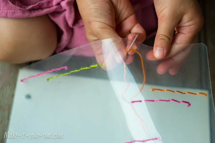 Personalize a Folder from make-it-your-own.com (Art, crafts and activities for kids)