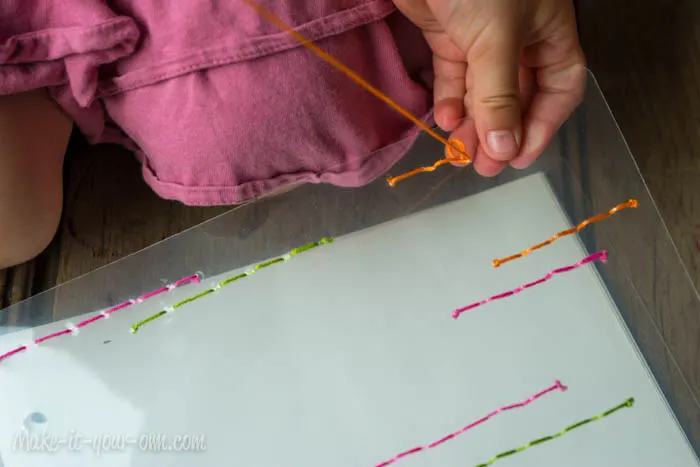 Personalize a Folder from make-it-your-own.com (Art, crafts and activities for kids)