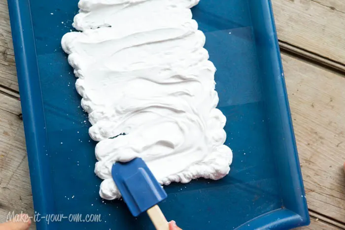 Back to School: Personalize your Notebook with Marbling from make-it-your-own.com (Art, crafts and activities for kids)