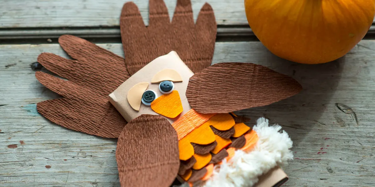 Fall Fun: Chocolate Bar Covers from make-it-your-own.com (Art, crafts & activities for kids)