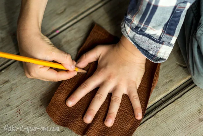 Fall Fun: Chocolate Bar Covers from make-it-your-own.com (Art, crafts & activities for kids)