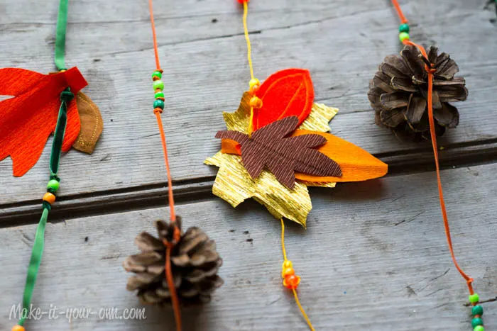 Fall Fun: Traced Leaves- Wall Hanging from make-it-your-own.com (Art, crafts and activities for kids)