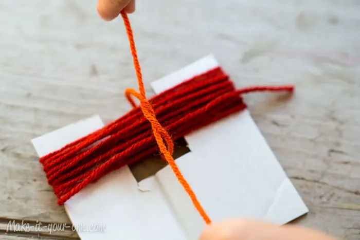 Valentine's Day: Pom Pom Flowers with make-it-your-own.com (Crafts & activities for kids)