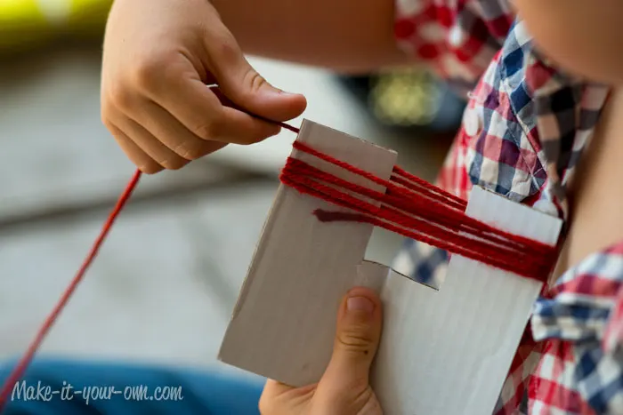 Valentine's Day: Pom Pom Flowers with make-it-your-own.com (Crafts & activities for kids)
