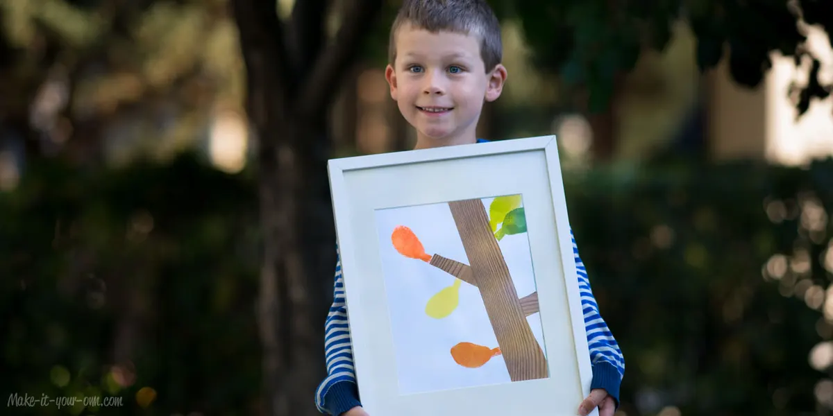 Fall Fun: Traced Leaves- Making a Stencil from make-it-your-own.com (Art. crafts and activities for kids)