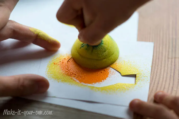 Fall Fun: Traced Leaves- Making a Stencil from make-it-your-own.com (Art. crafts and activities for kids)