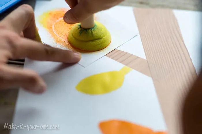 Fall Fun: Traced Leaves- Making a Stencil from make-it-your-own.com (Art. crafts and activities for kids)