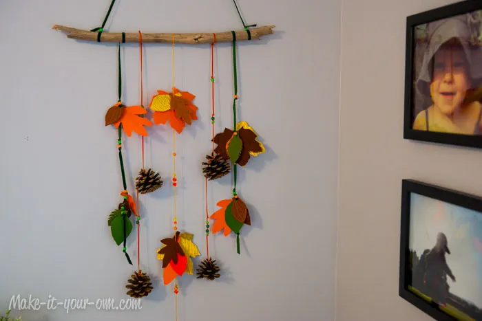 Fall Fun: Traced Leaves- Wall Hanging from make-it-your-own.com (Art, crafts and activities for kids)