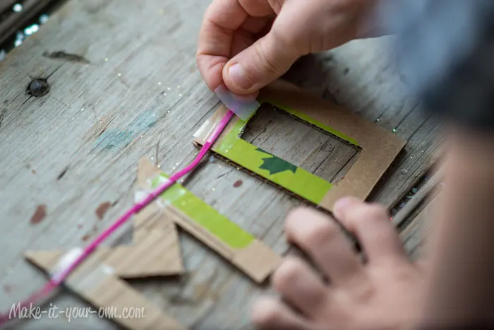 Glittered Letter Garland from make-it-your-own.com (Art, crafts & activities for kids)