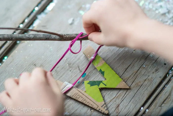 Glittered Letter Garland from make-it-your-own.com (Art, crafts & activities for kids)