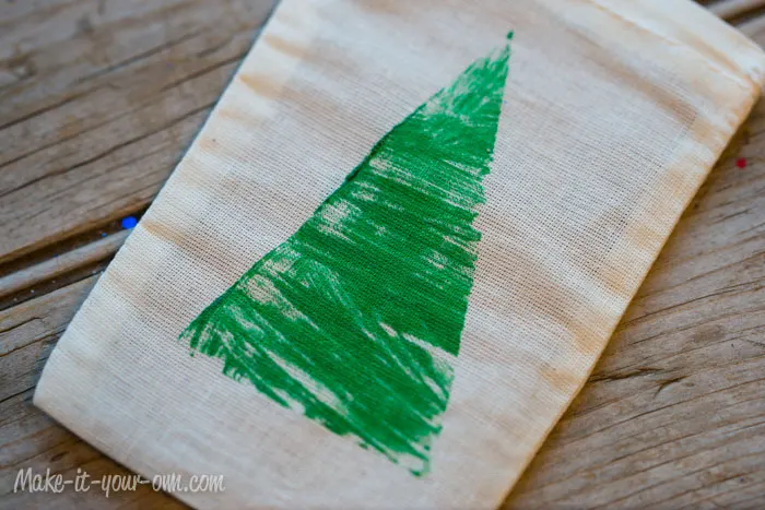 Cardboard Stamped Gift Bag from make-it-your-own.com (Art, crafts and activities for kids)
