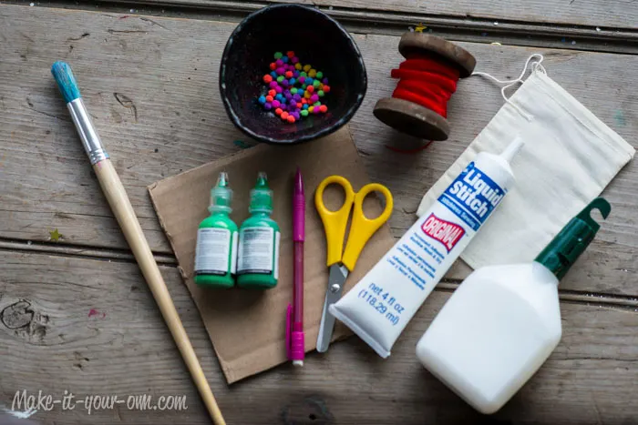 Cardboard Stamped Gift Bag from make-it-your-own.com (Art, crafts and activities for kids)